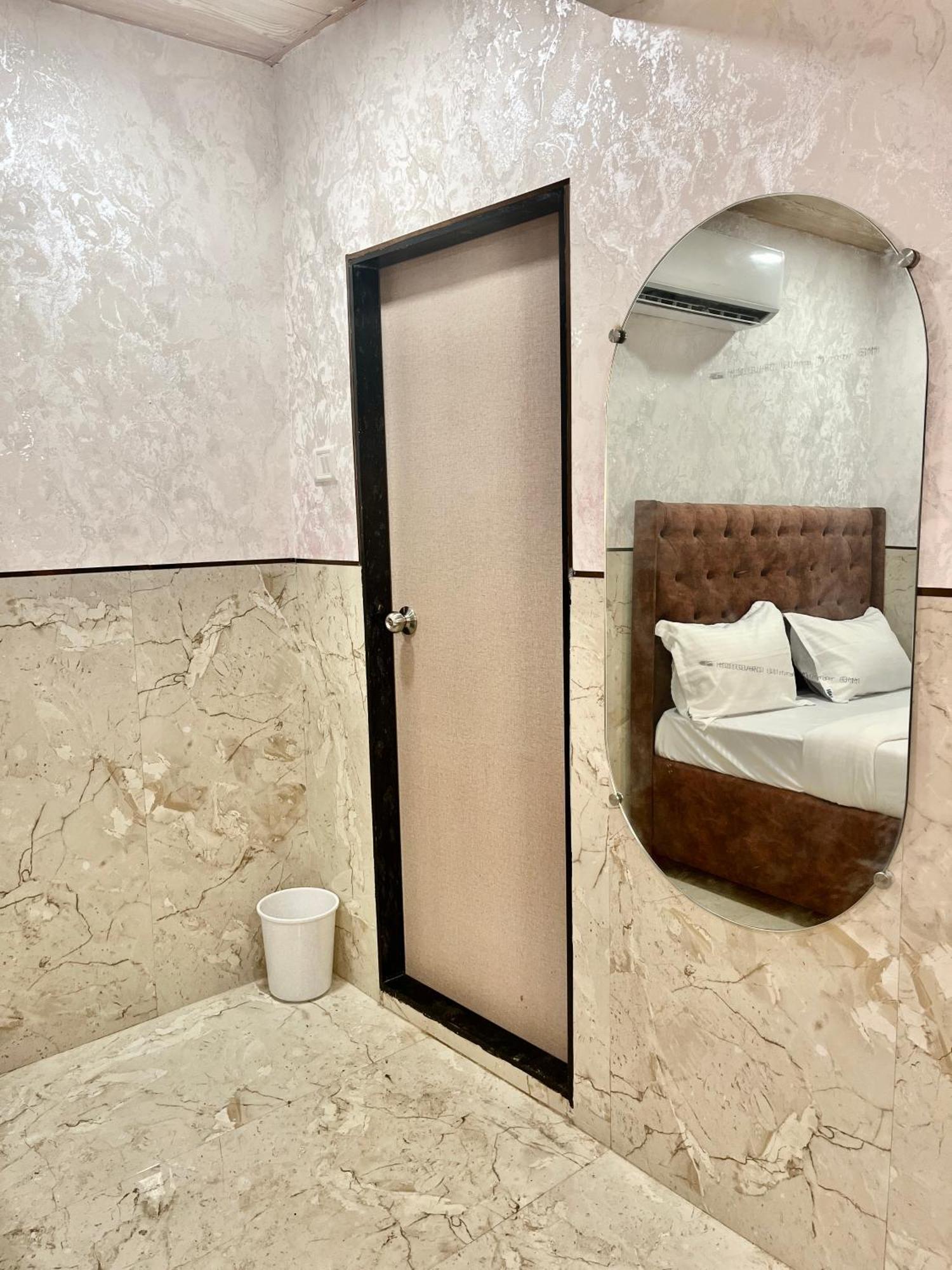 Hotel Newyork By Stayzy Rooms Mumbai Luaran gambar