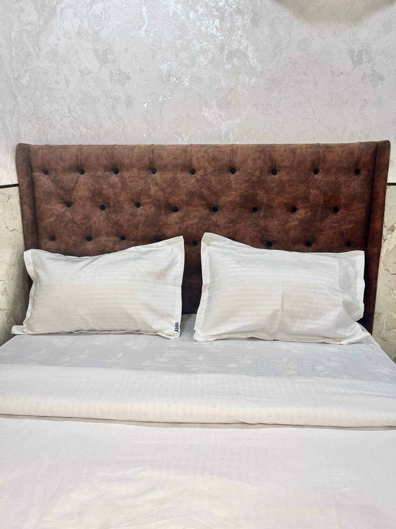 Hotel Newyork By Stayzy Rooms Mumbai Bilik gambar