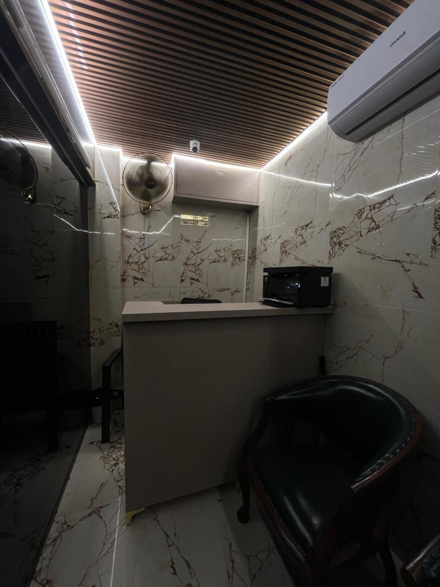 Hotel Newyork By Stayzy Rooms Mumbai Luaran gambar