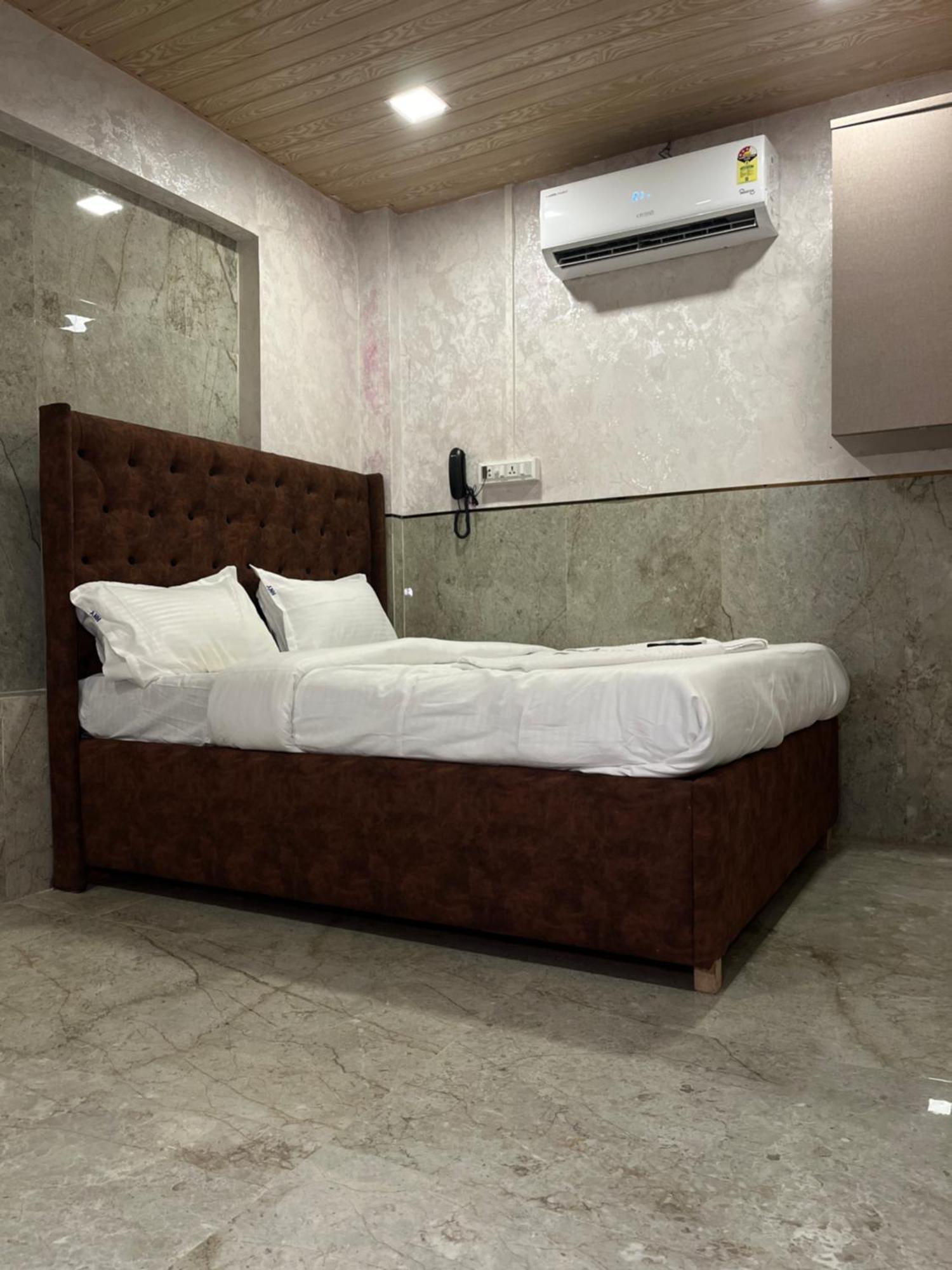 Hotel Newyork By Stayzy Rooms Mumbai Bilik gambar
