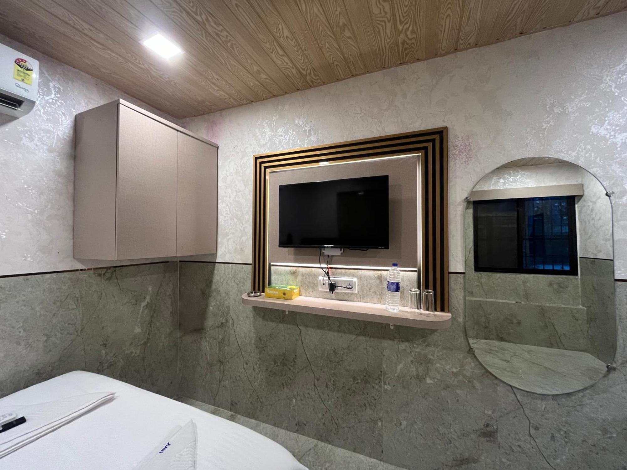 Hotel Newyork By Stayzy Rooms Mumbai Bilik gambar