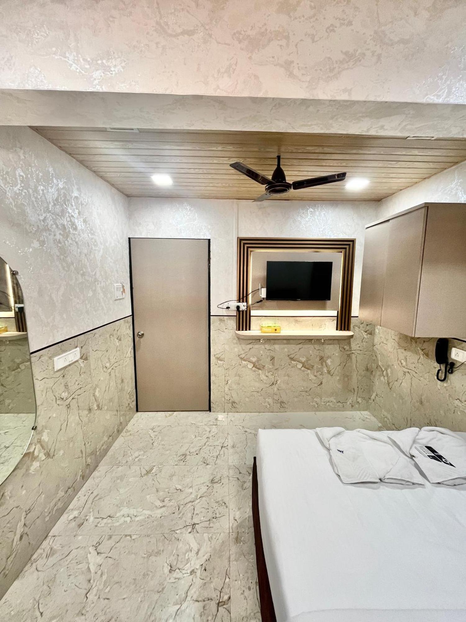Hotel Newyork By Stayzy Rooms Mumbai Luaran gambar